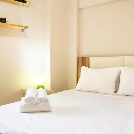 Pleasant And Central Near Kordon With Balcony In Alsancak 伊兹密尔